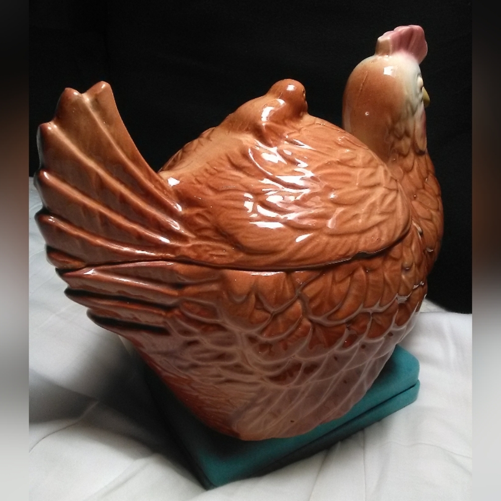 VINTAGE PAPCO Ceramic Hen Cookie Jar W/ BABY ON ITS BACK (10 X 8) EXC. COND. - Picture 5 of 9